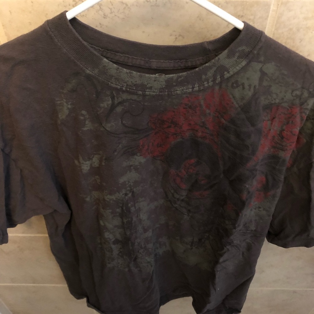 Men’s modern T-shirt size L